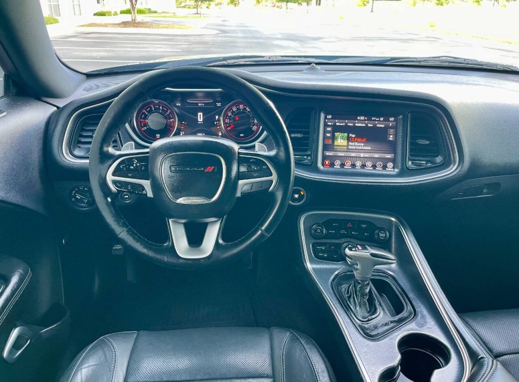 2017 Dodge Challenger Image 13