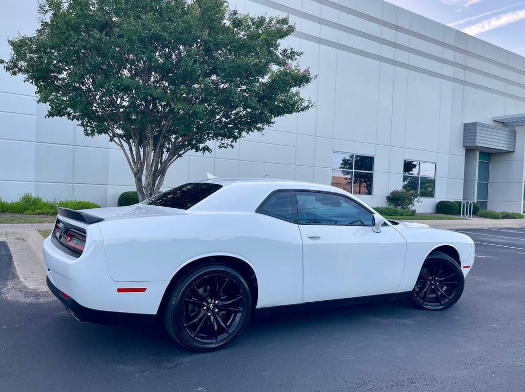 2018 Dodge Challenger Image 3