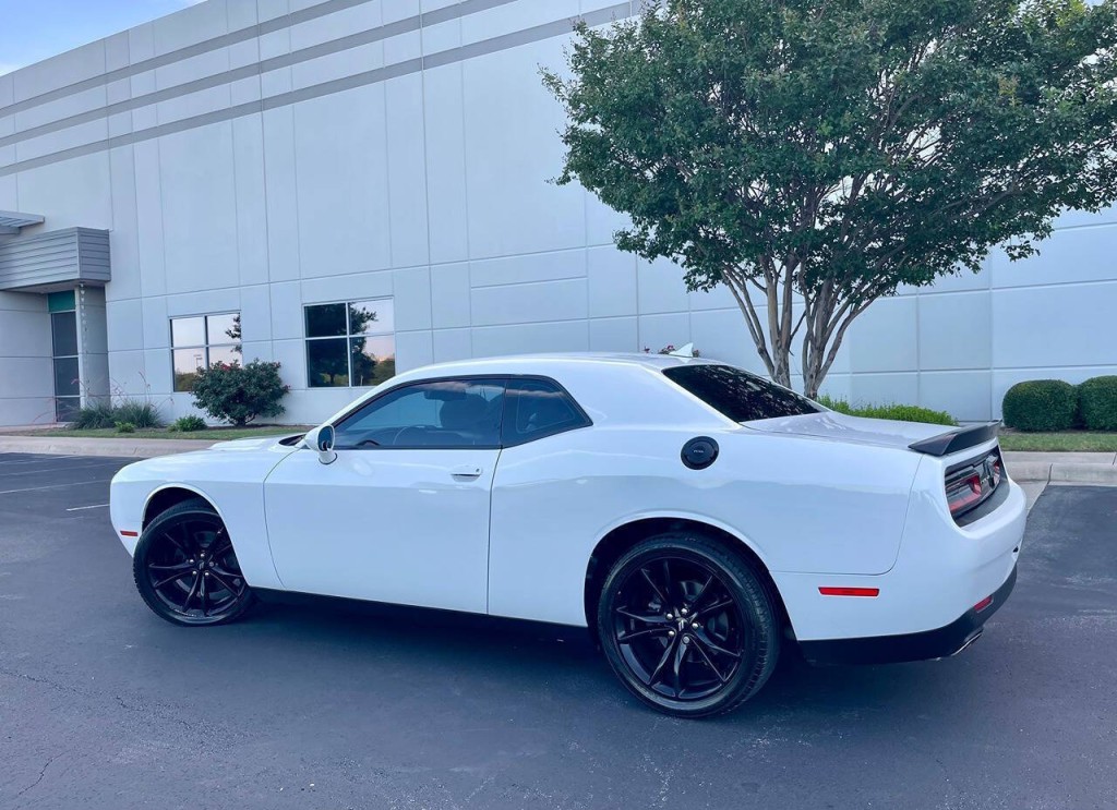 2018 Dodge Challenger Image 4