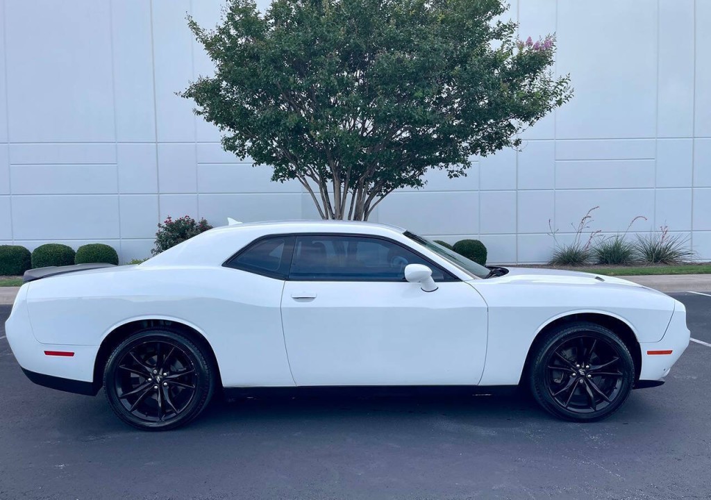 2018 Dodge Challenger Image 5