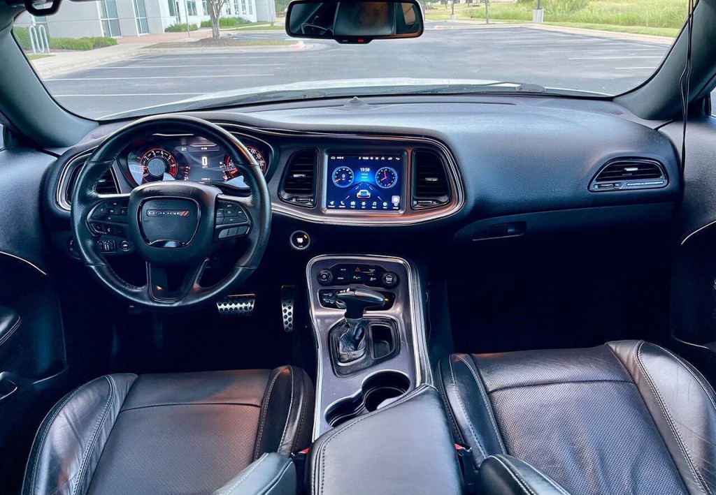 2018 Dodge Challenger Image 11