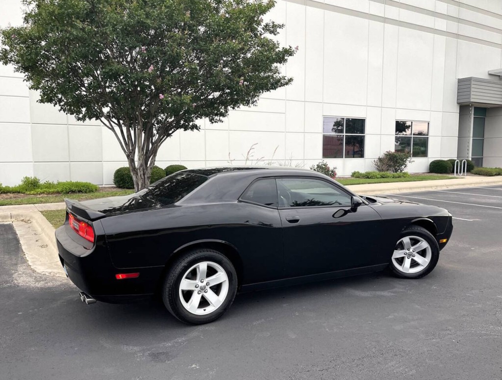 2014 Dodge Challenger Image 5
