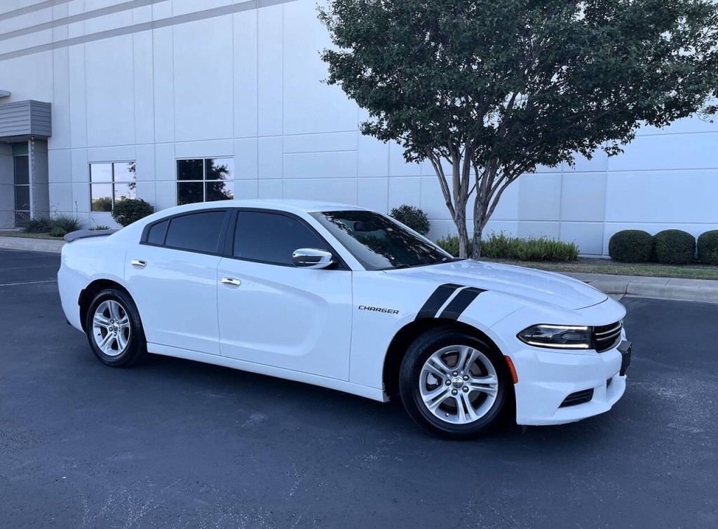 2016 Dodge Charger Image 2