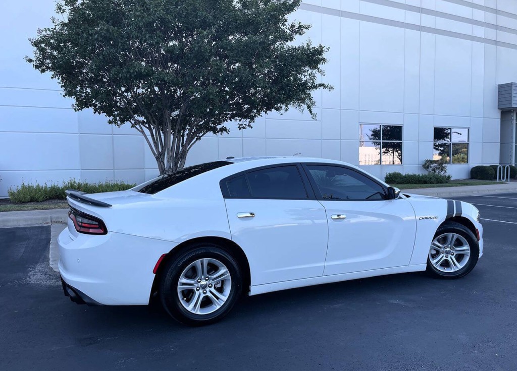 2016 Dodge Charger Image 4