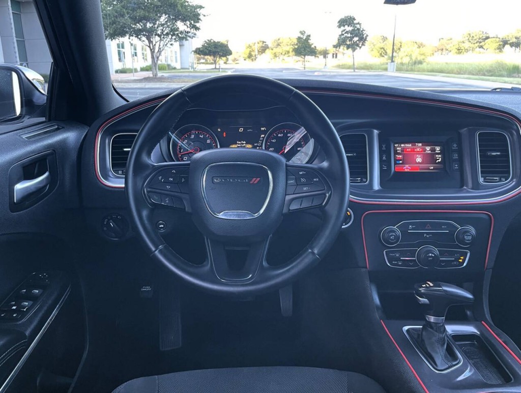 2016 Dodge Charger Image 15