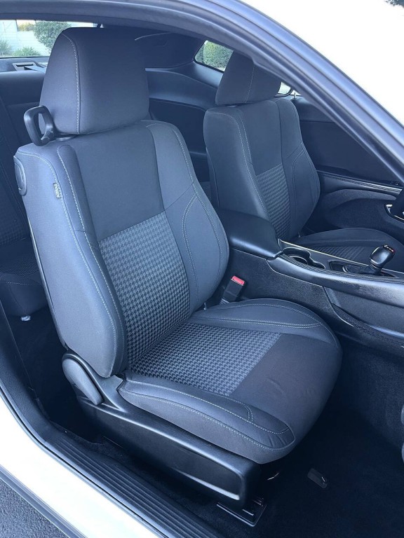 2017 Dodge Challenger Image 9