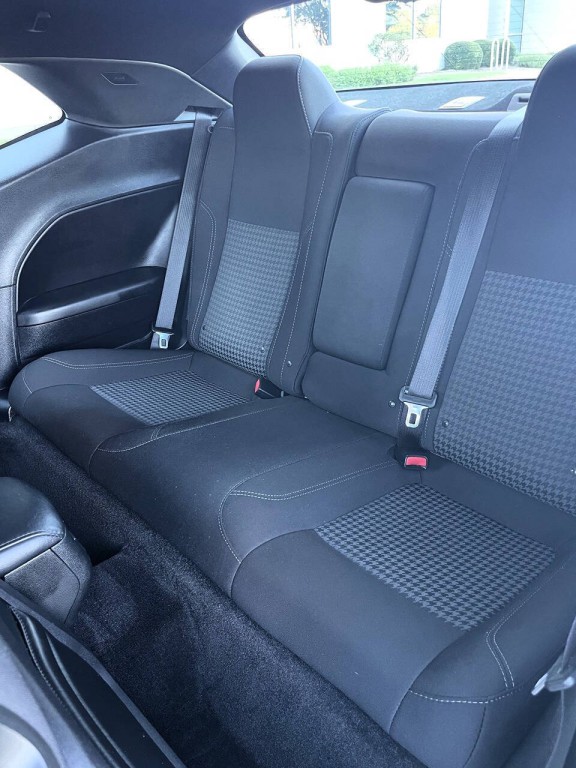 2017 Dodge Challenger Image 10