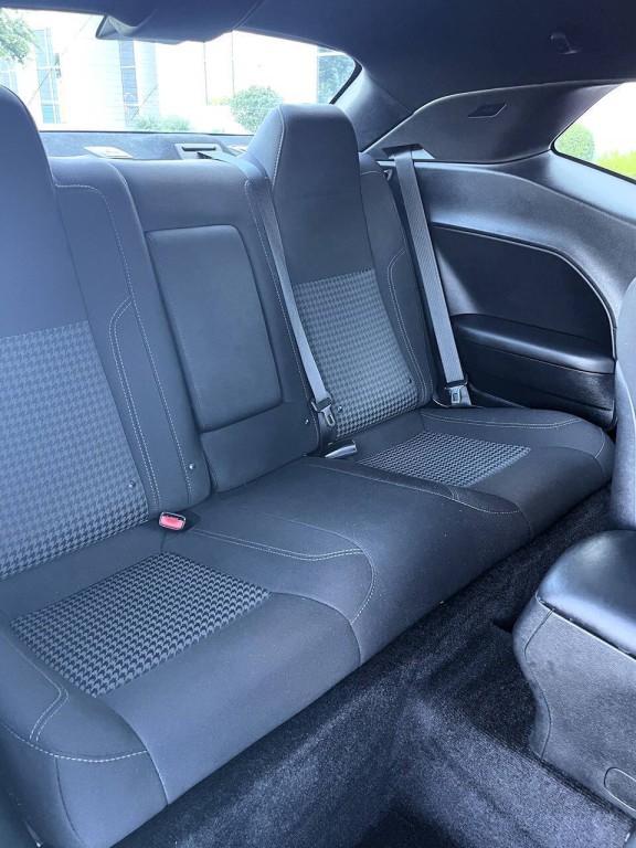 2017 Dodge Challenger Image 11