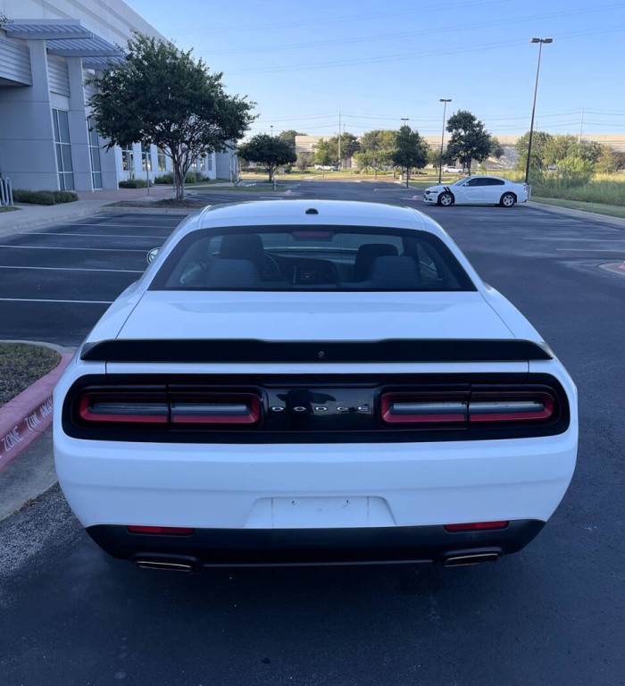 2017 Dodge Challenger Image 24