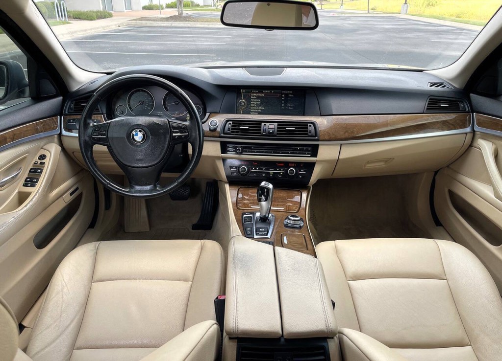 2012 BMW 5 Series Image 12