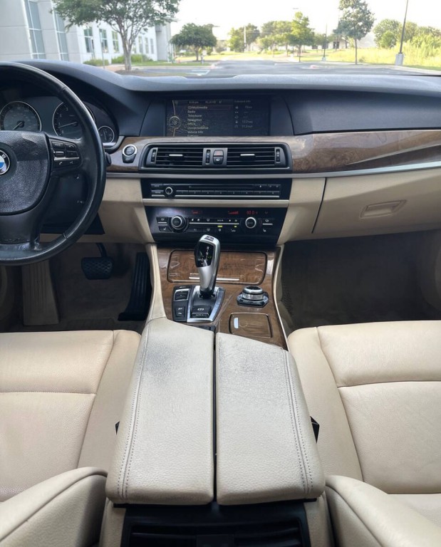 2012 BMW 5 Series Image 13