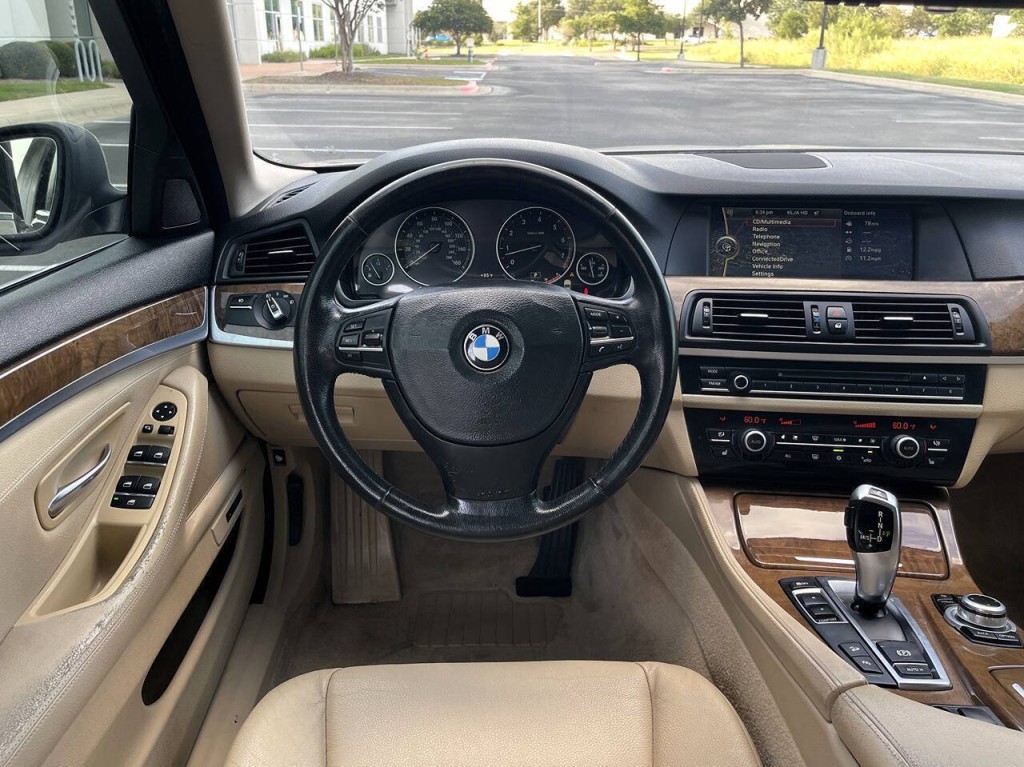 2012 BMW 5 Series Image 15