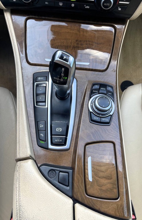 2012 BMW 5 Series Image 20