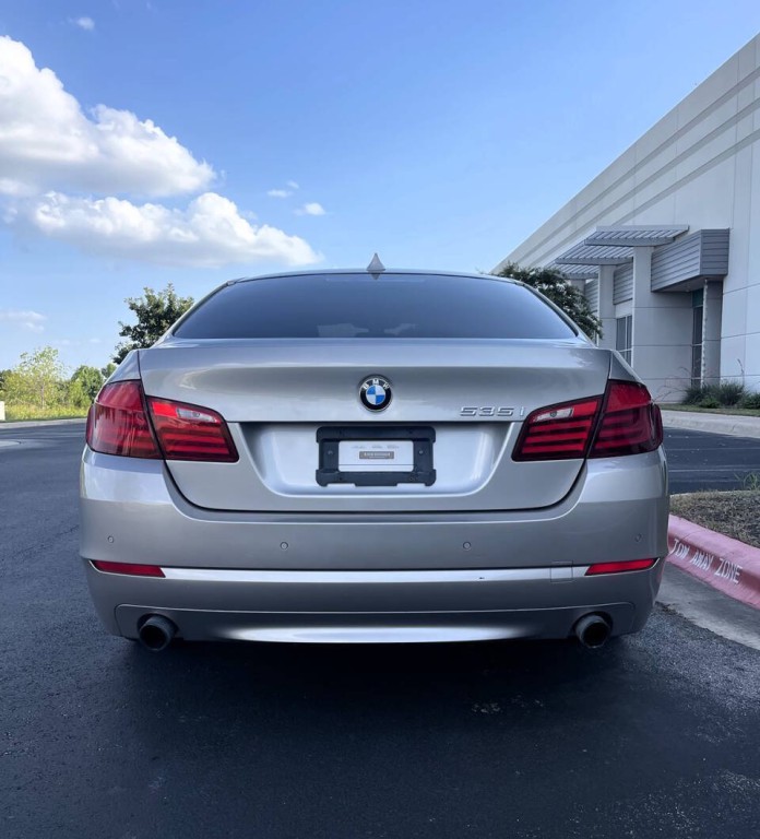 2012 BMW 5 Series Image 24