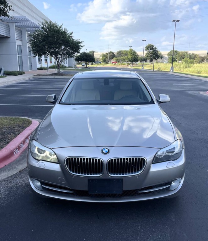 2012 BMW 5 Series Image 25