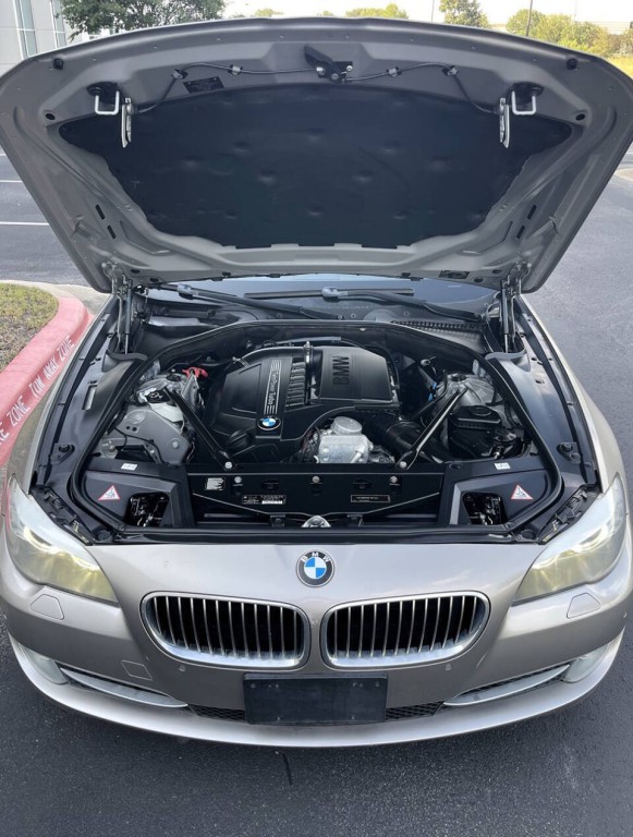2012 BMW 5 Series Image 30