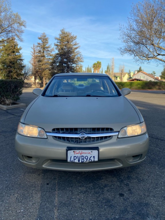 2001 Nissan Altima Image 2