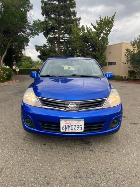 2012 Nissan Versa Image 2