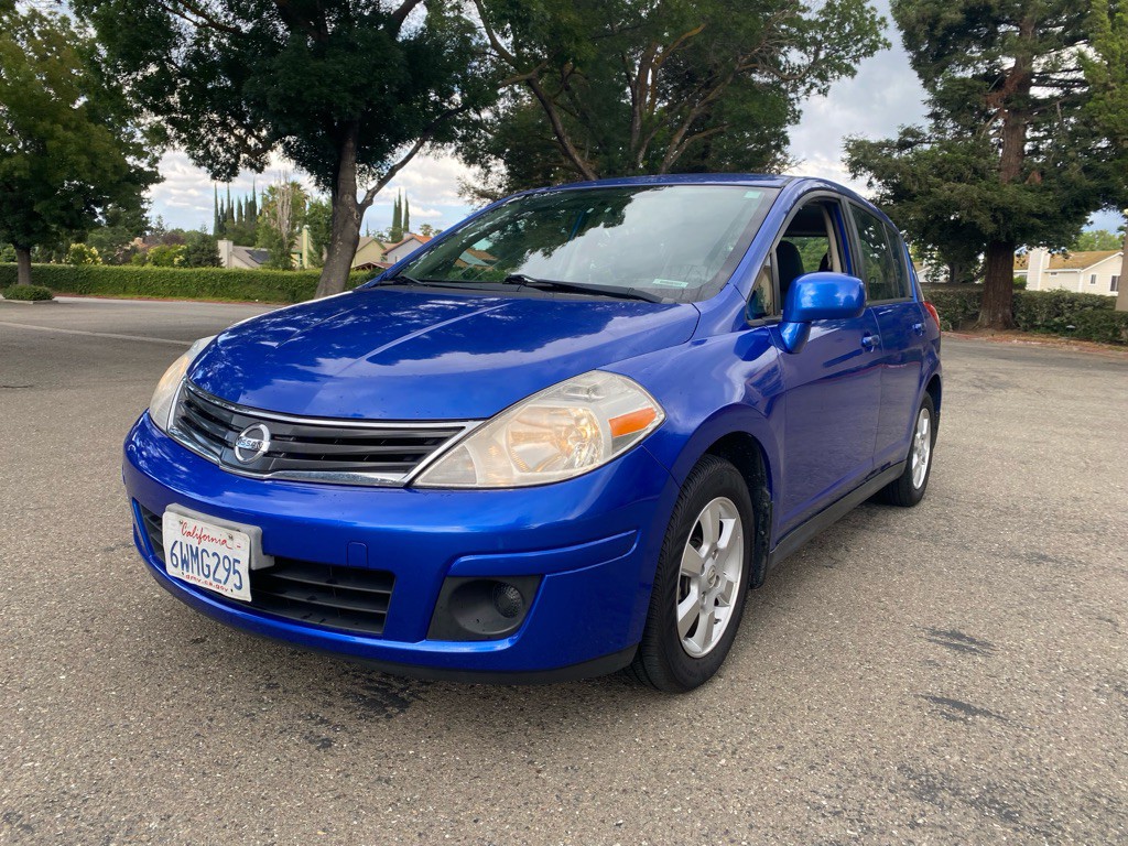 2012 Nissan Versa Image 3
