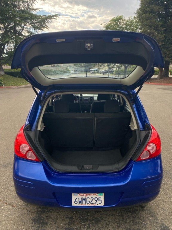 2012 Nissan Versa Image 8