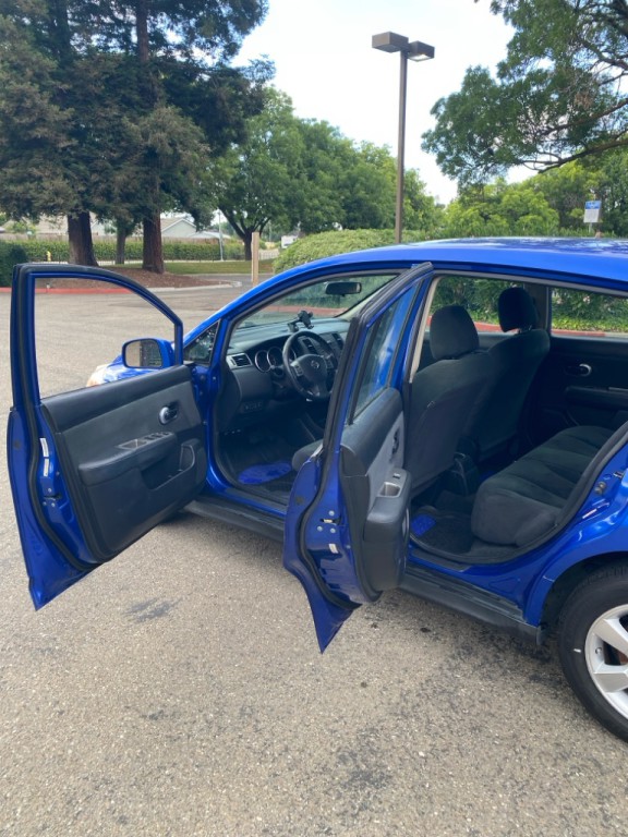 2012 Nissan Versa Image 9