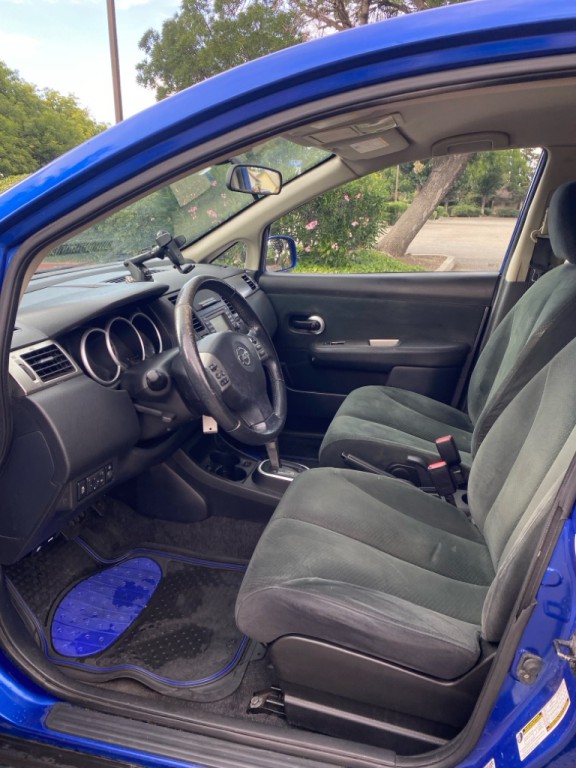 2012 Nissan Versa Image 10