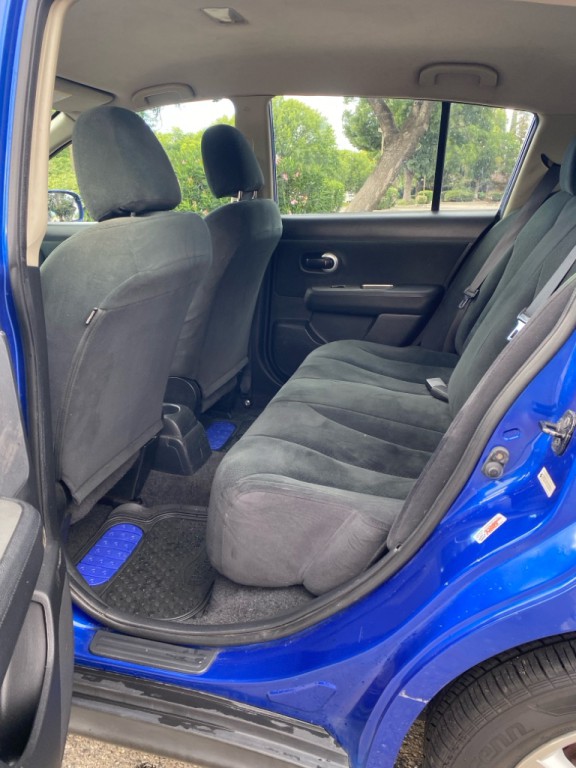 2012 Nissan Versa Image 12