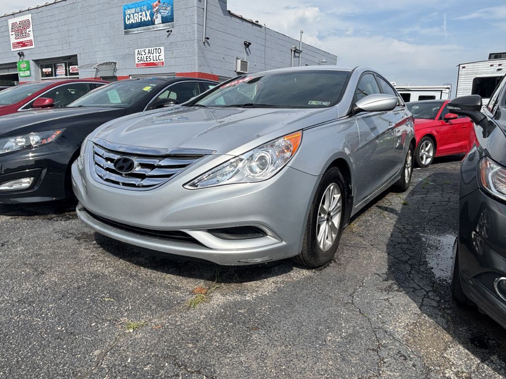 2012 Hyundai Sonata Image 1