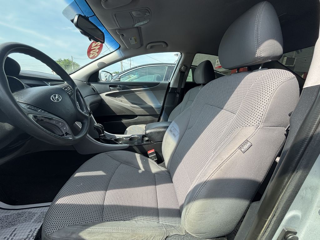 2012 Hyundai Sonata Image 5