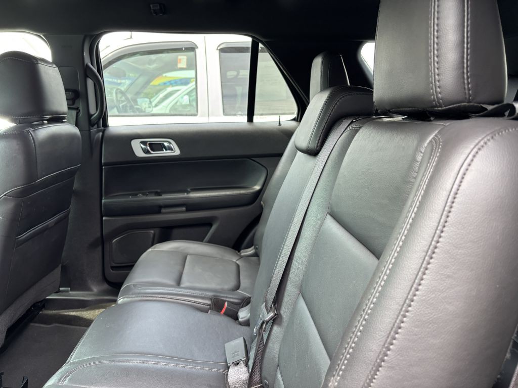 2015 Ford Explorer Image 8