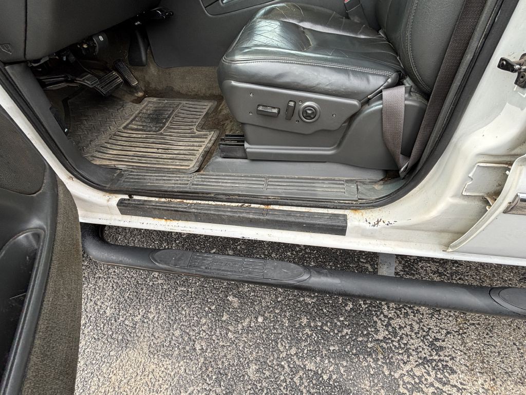 2003 GMC Sierra Image 8