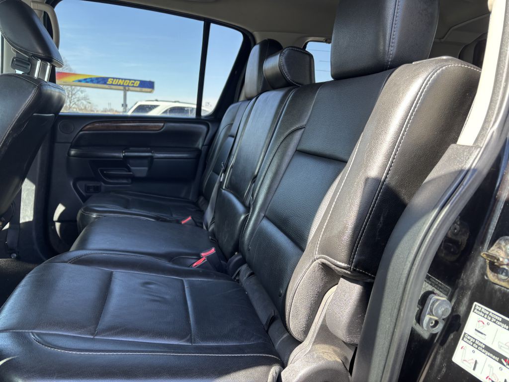 2012 Nissan Armada Image 9