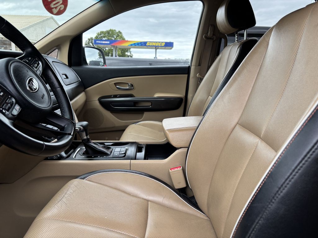 2017 Kia Sedona Image 5