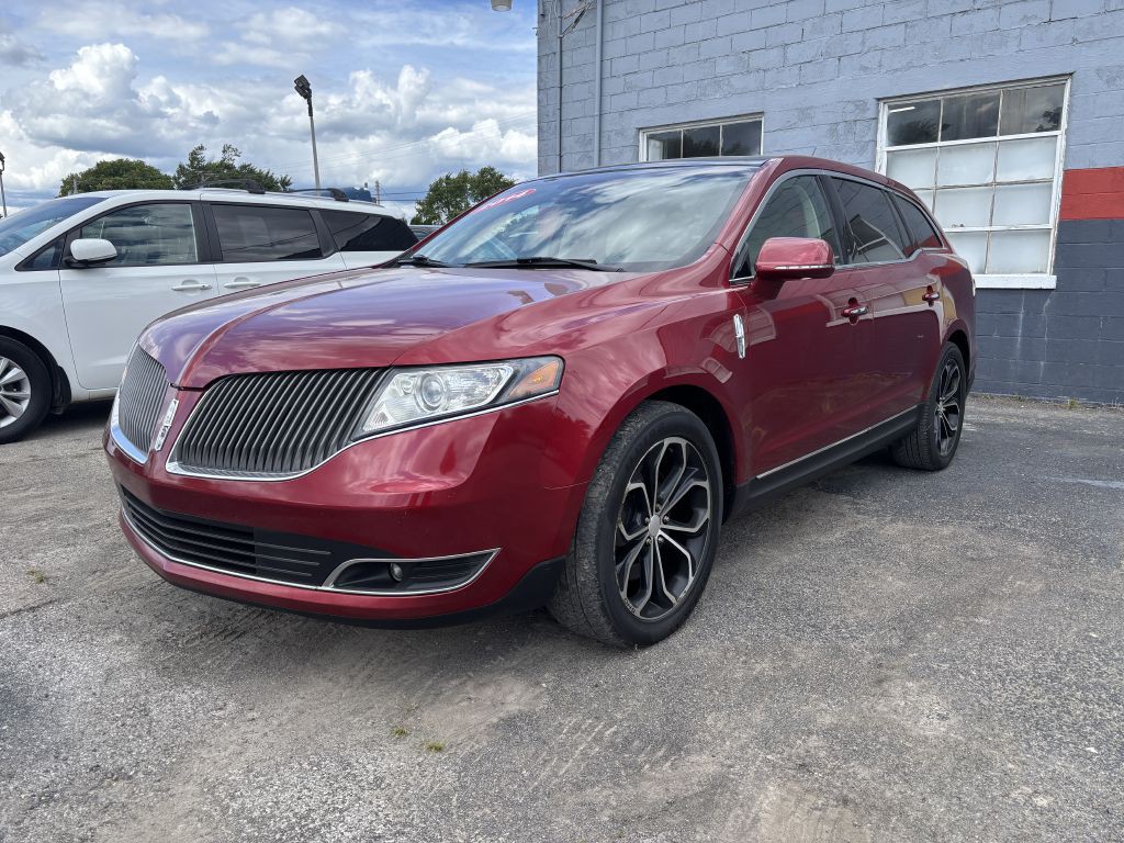 2014 Lincoln MKT Image 1