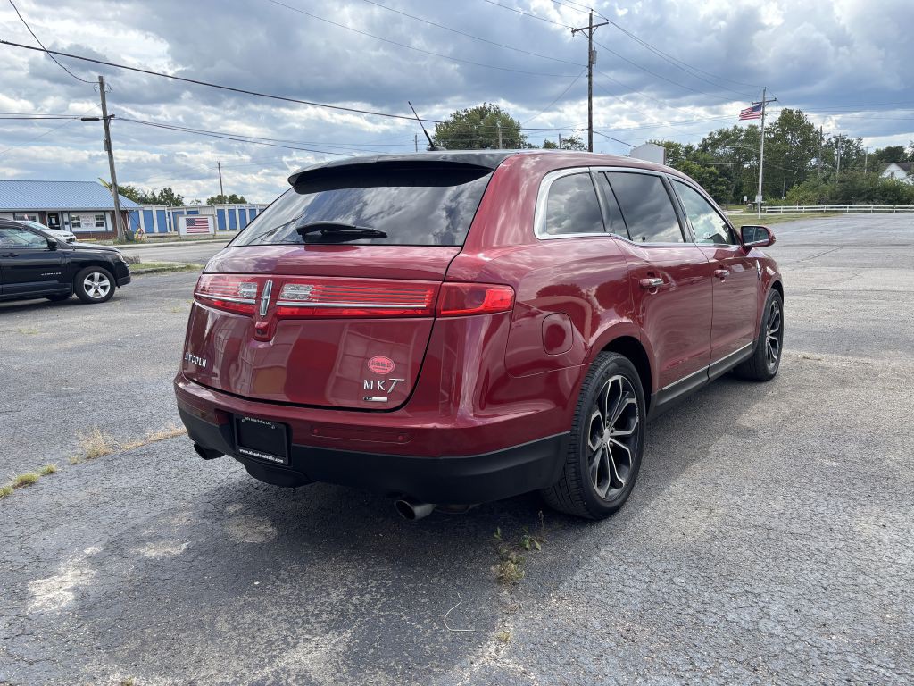 2014 Lincoln MKT Image 3