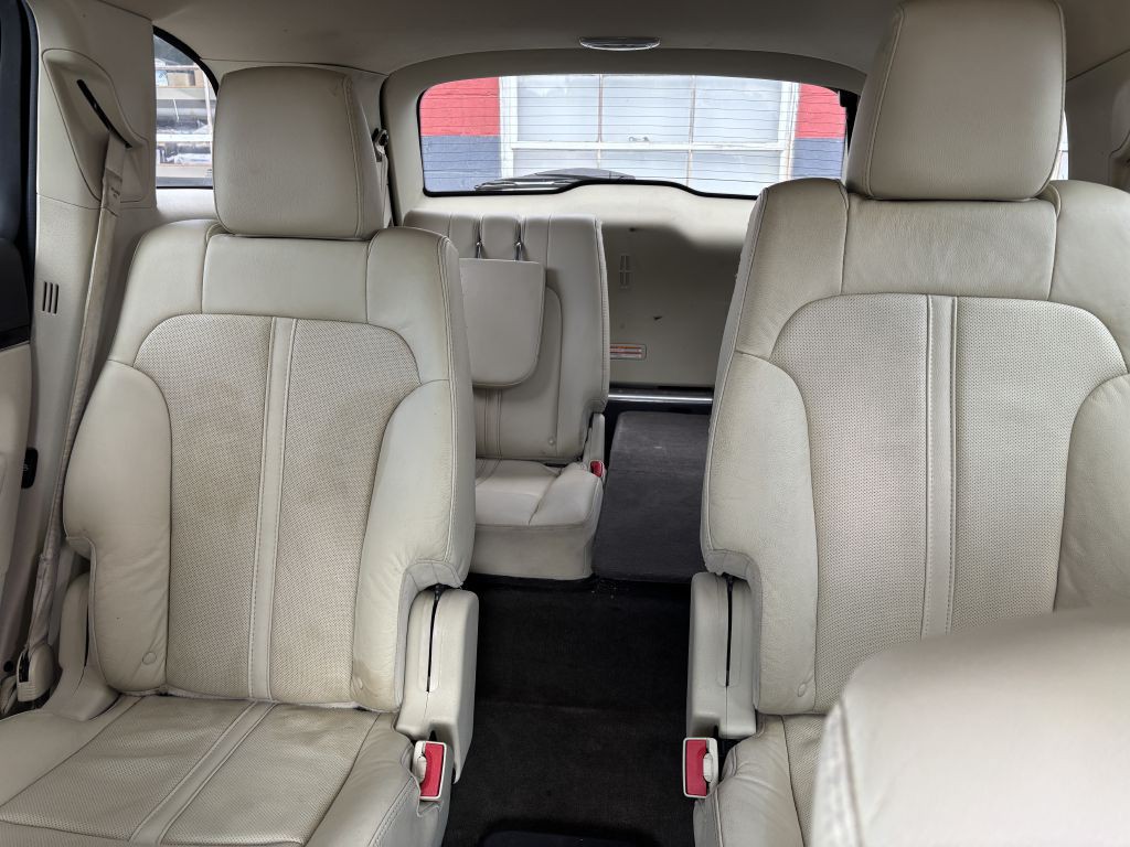 2014 Lincoln MKT Image 6