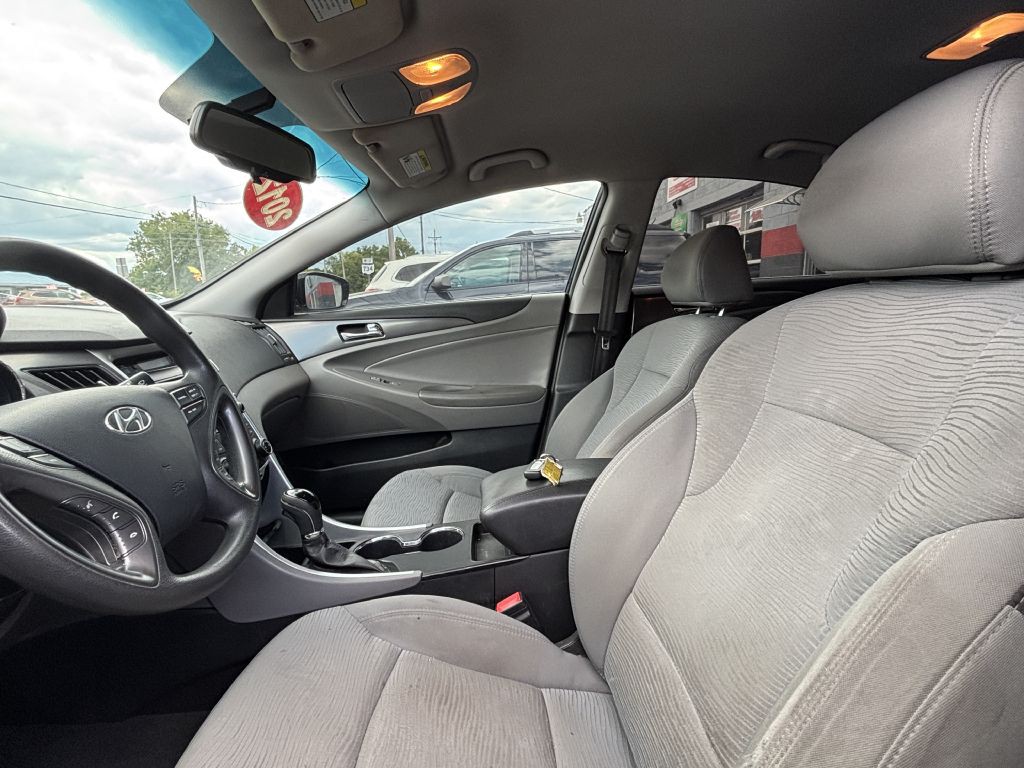 2012 Hyundai Sonata Image 5