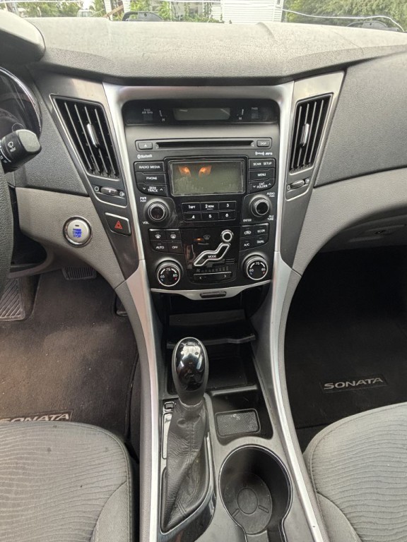 2012 Hyundai Sonata Image 7