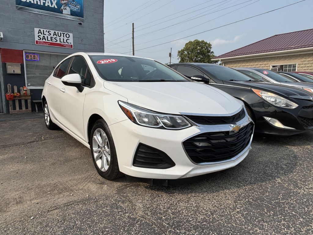 2019 Chevrolet Cruze Image 1