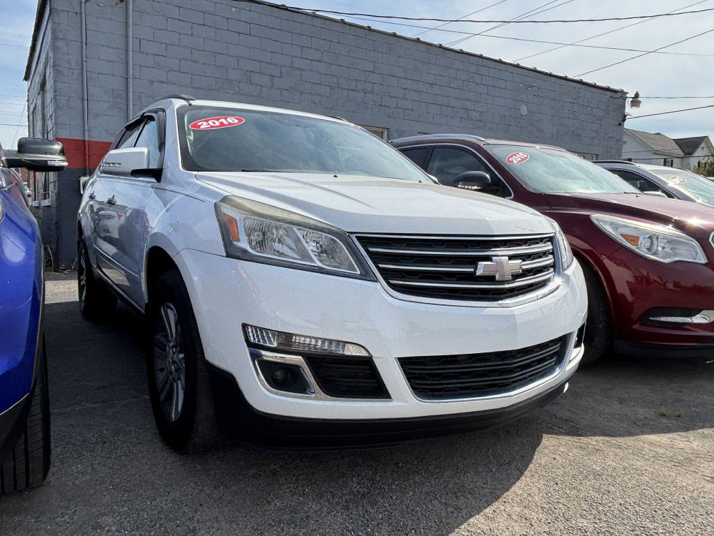 2016 Chevrolet Traverse Image 2