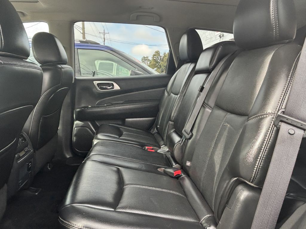 2017 Nissan Pathfinder Image 8
