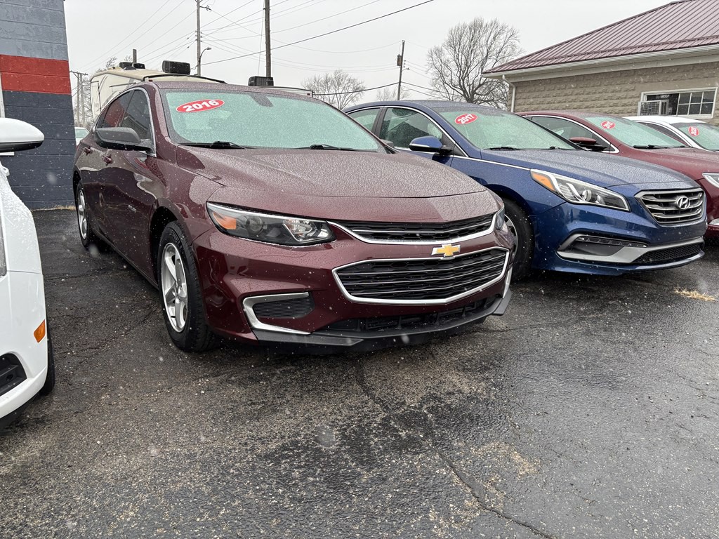 2016 Chevrolet Malibu Image 1