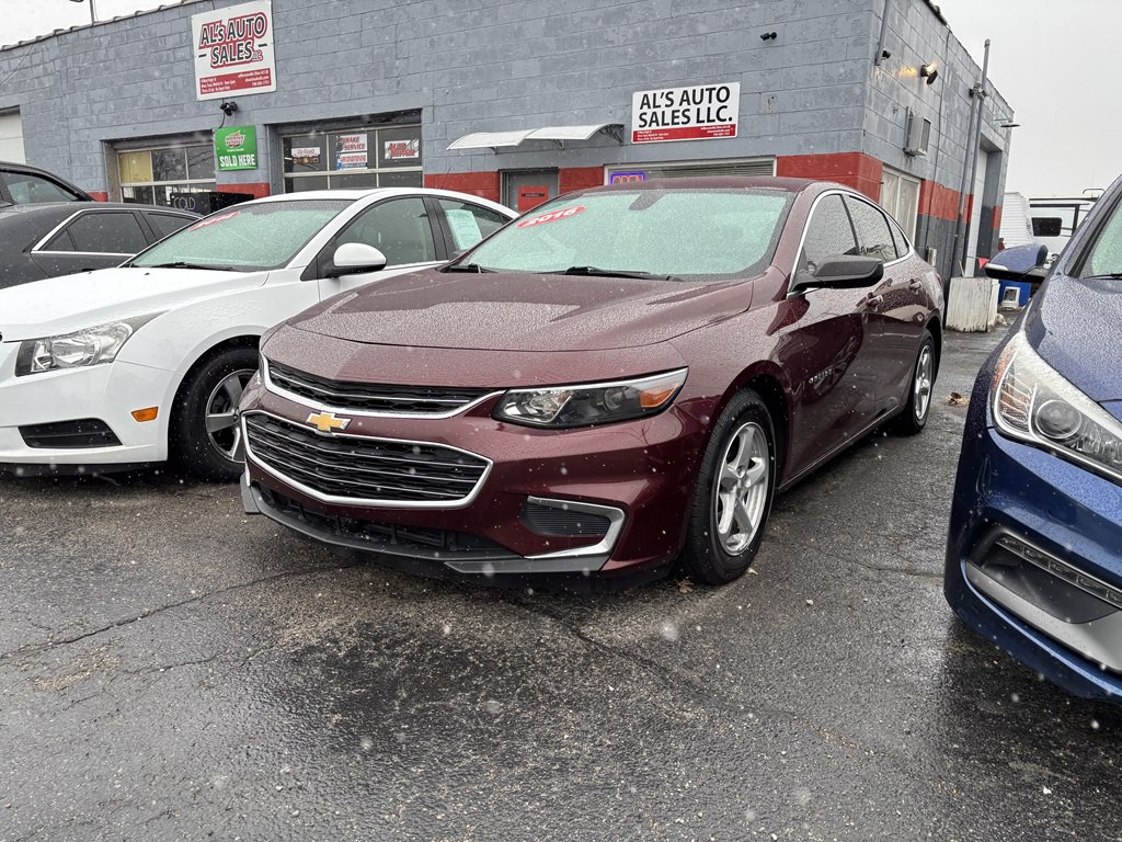 2016 Chevrolet Malibu Image 2
