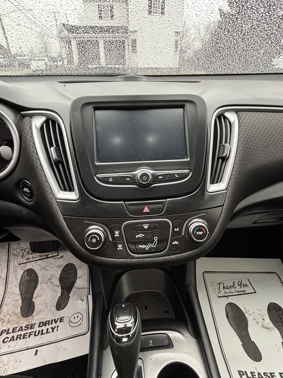 2016 Chevrolet Malibu Image 4