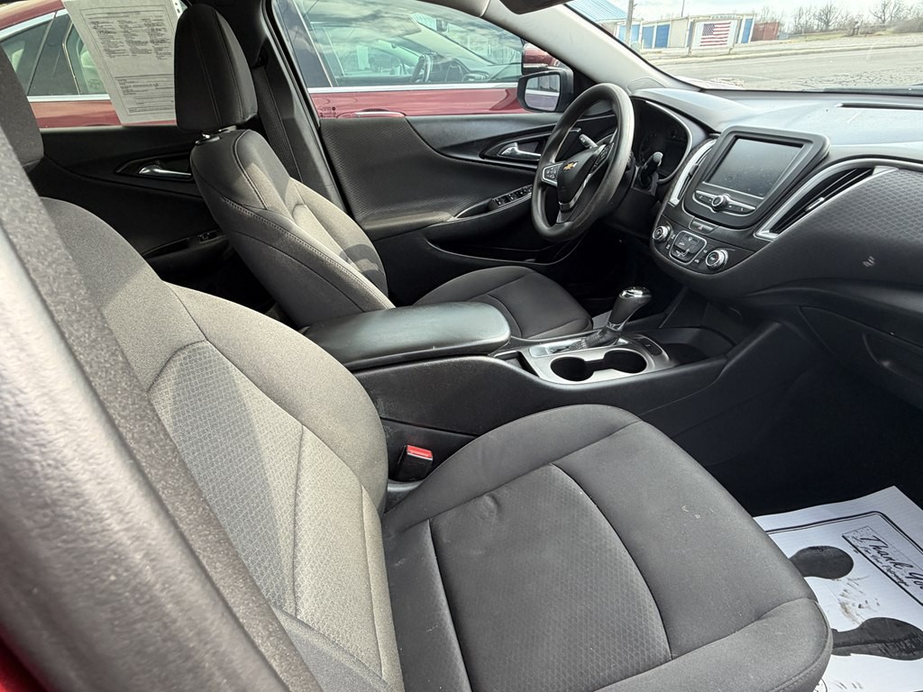 2016 Chevrolet Malibu Image 12