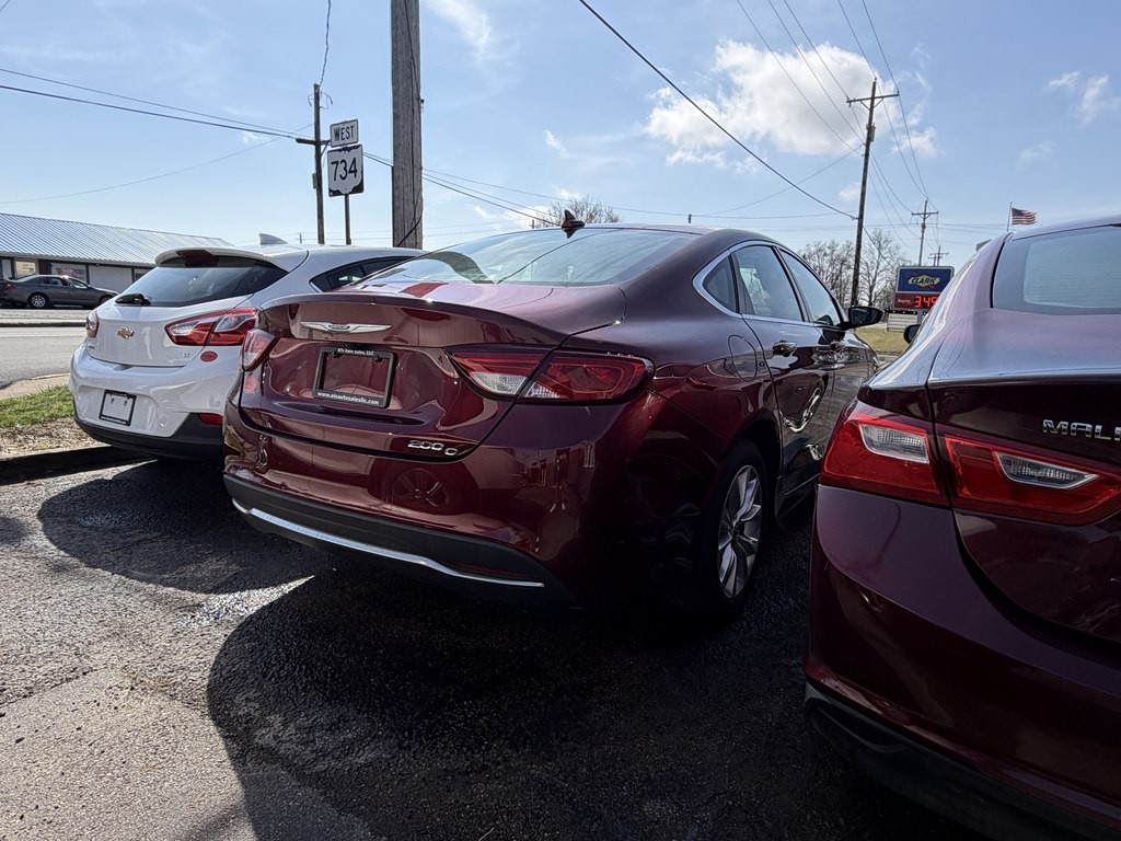 2015 Chrysler 200 Image 3