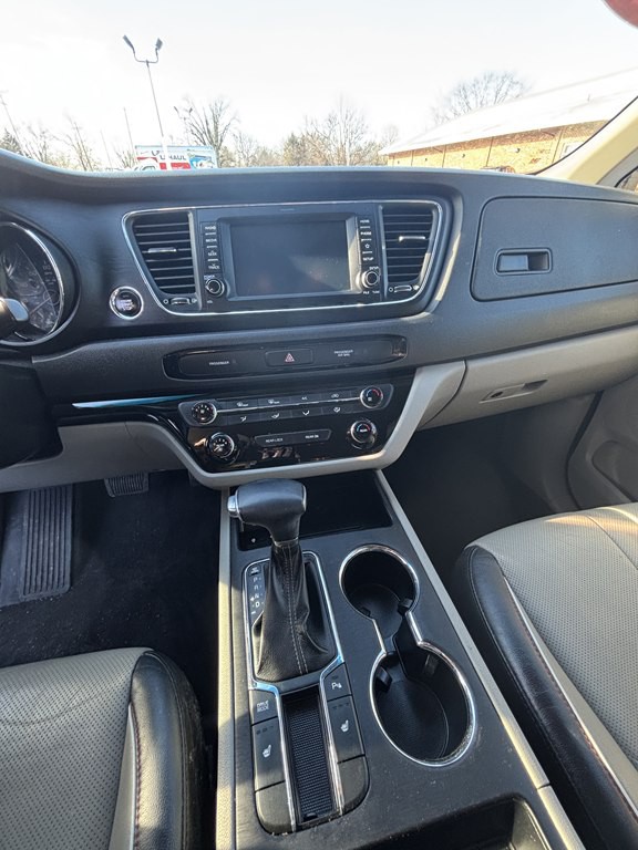 2019 Kia Sedona Image 7