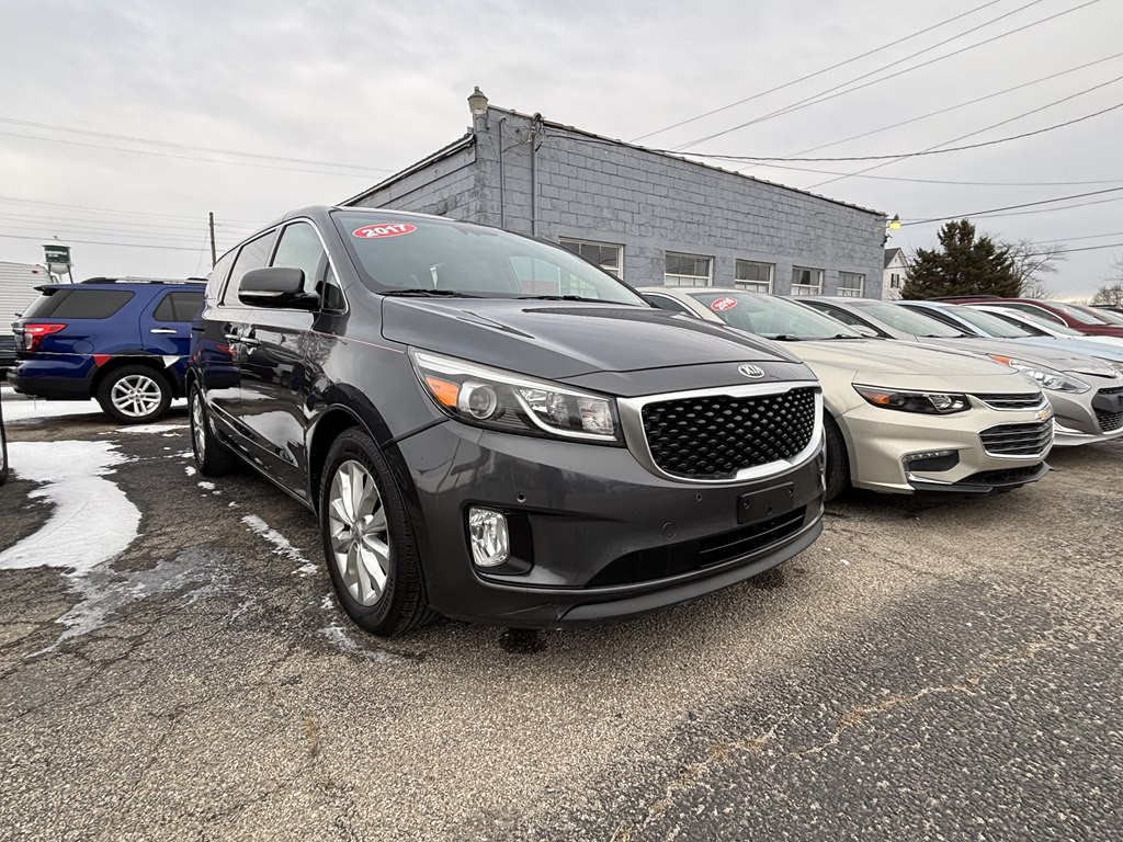 2017 Kia Sedona Image 2