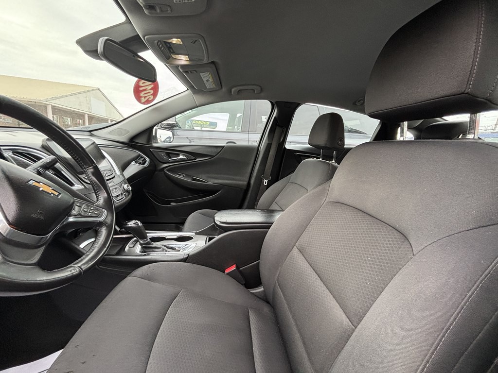 2016 Chevrolet Malibu Image 5