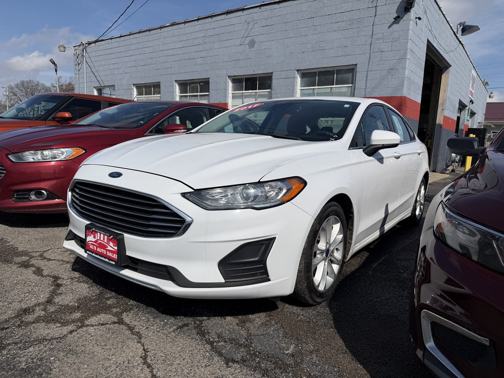 2019 Ford Fusion Image 1